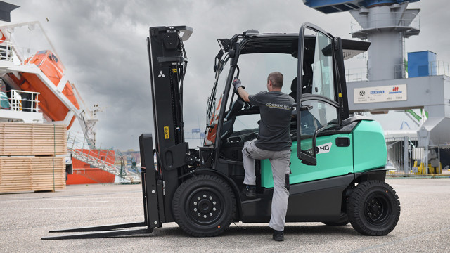 EDiA: Mini-Lenkrad mit großen Vorteilen